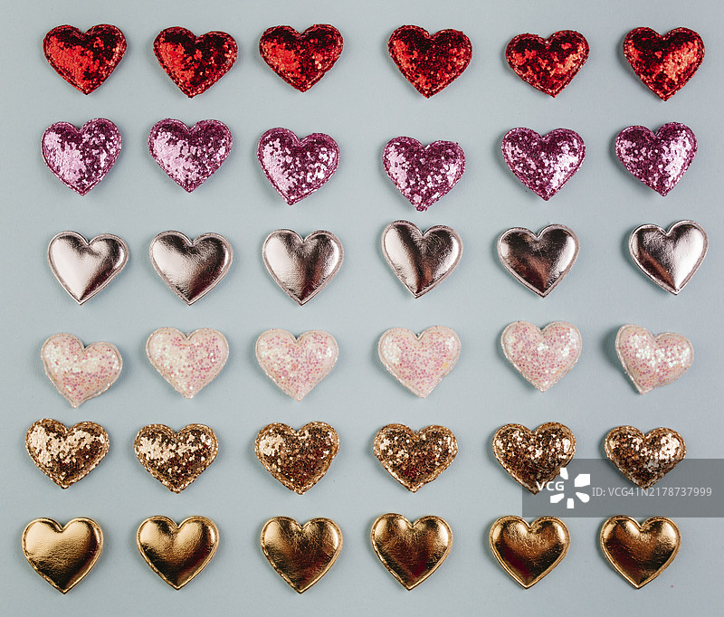 小巧明亮的心形桌面图片素材