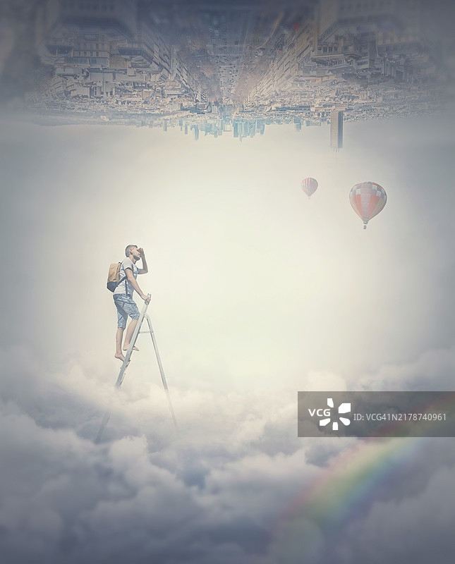 攀登云梯的超现实场景：奇妙的冒险图片素材