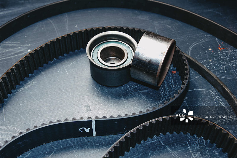 汽车正时皮带、汽车配气系统维护和涨紧轮图片素材