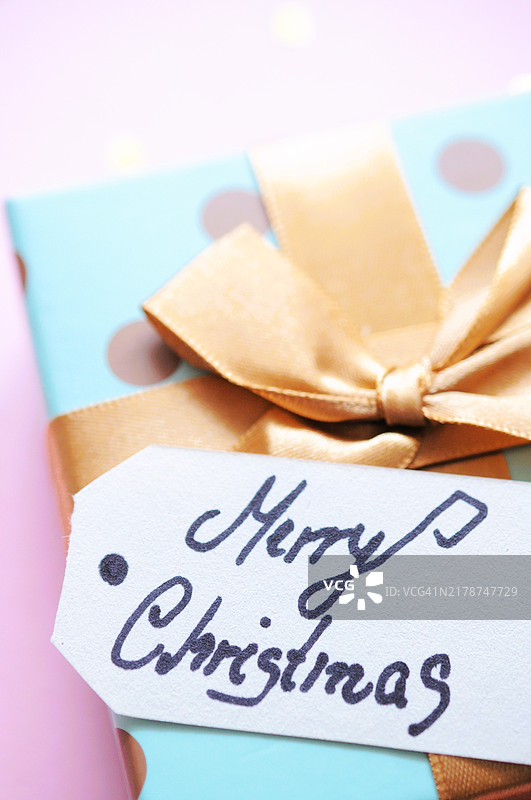 纸上的文字特写图片素材