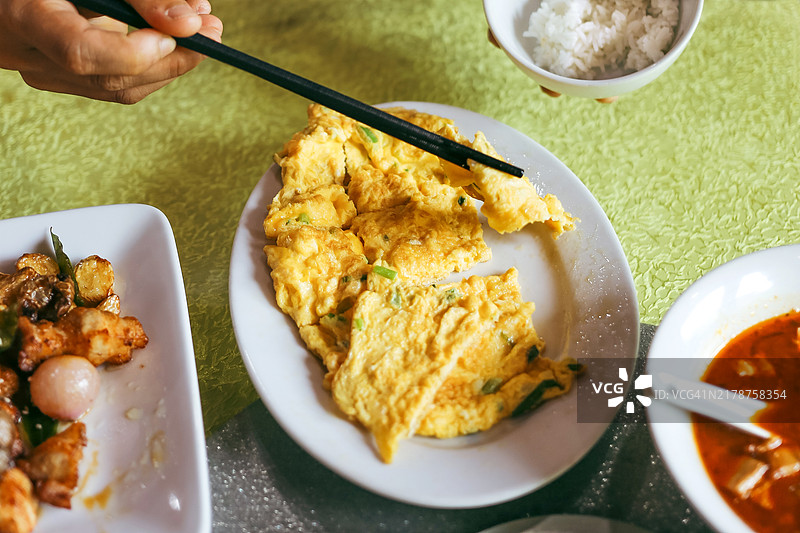 越南宁平的传统越南北部美食图片素材