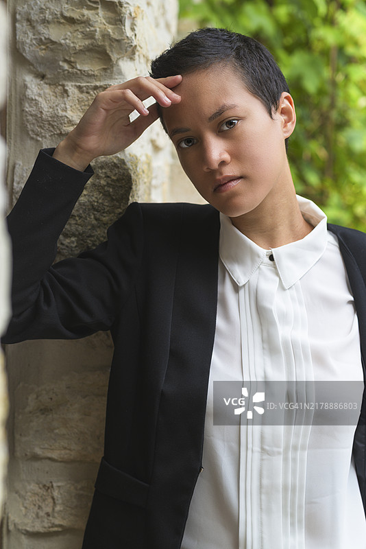 年轻女性的肖像图片素材