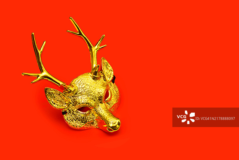 金色圣诞驯鹿面具图片素材