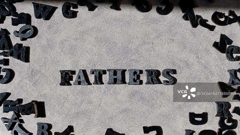 从高处俯瞰道路上的文字图片素材