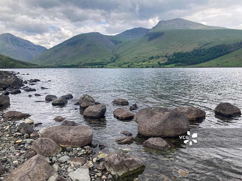 从尤巴罗山下看到的废水图片素材
