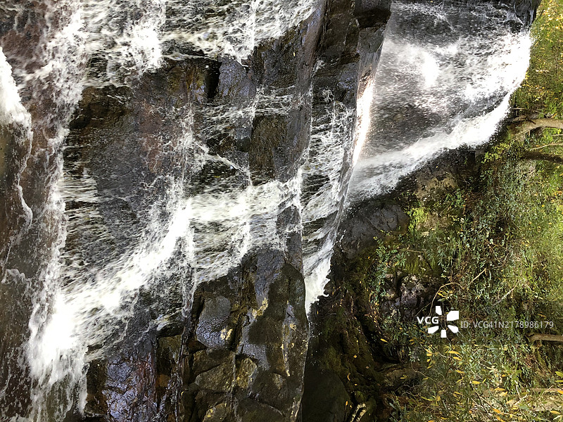 森林中的瀑布景观，劳雷尔瀑布小径，美国图片素材