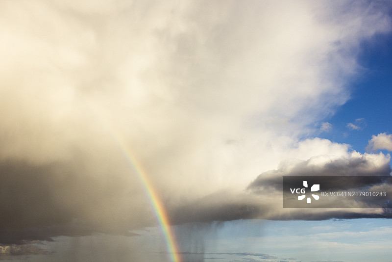 彩虹与云彩图片素材