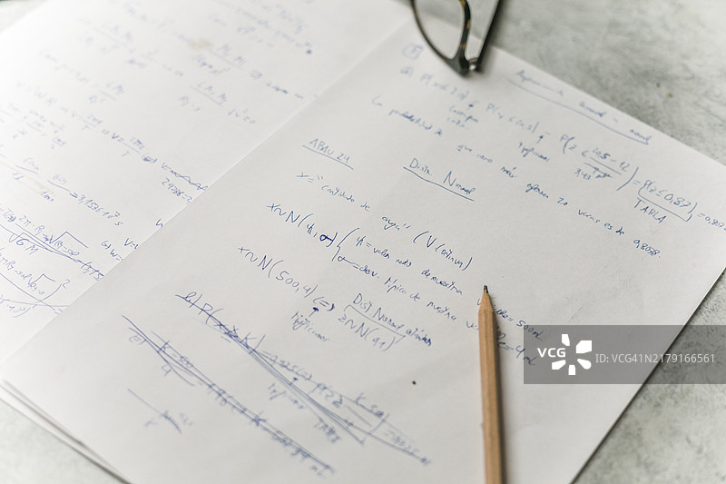 俯视角度的数学笔记图片素材