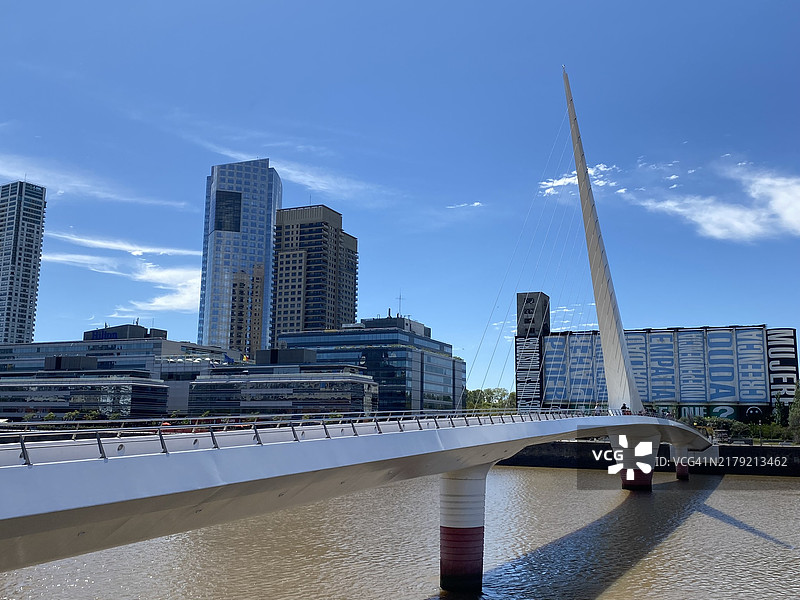 女人桥图片素材