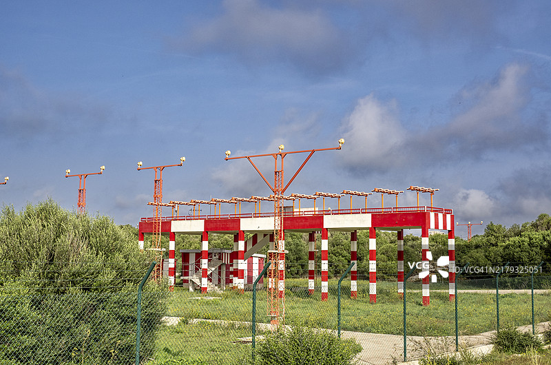 机场跑道进近灯光系统细节图片素材