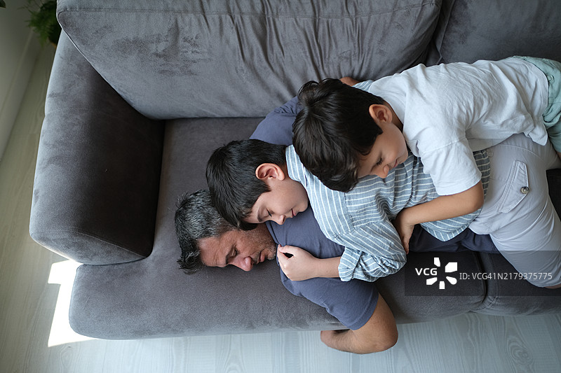 父亲与儿子的时光图片素材