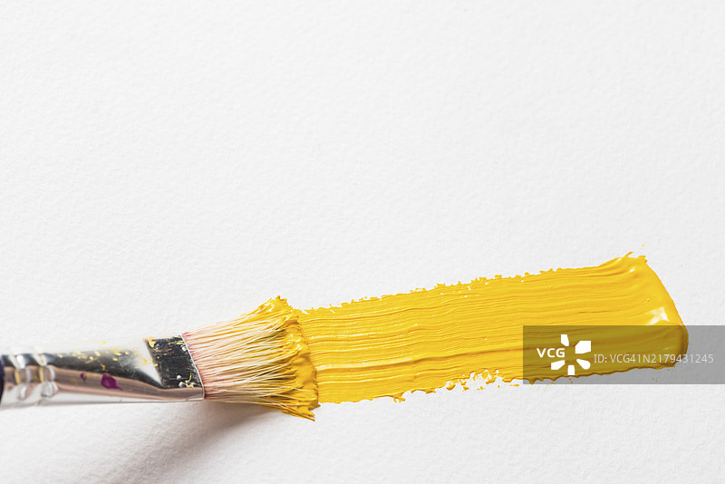 黄色水彩笔刷绘画图片素材