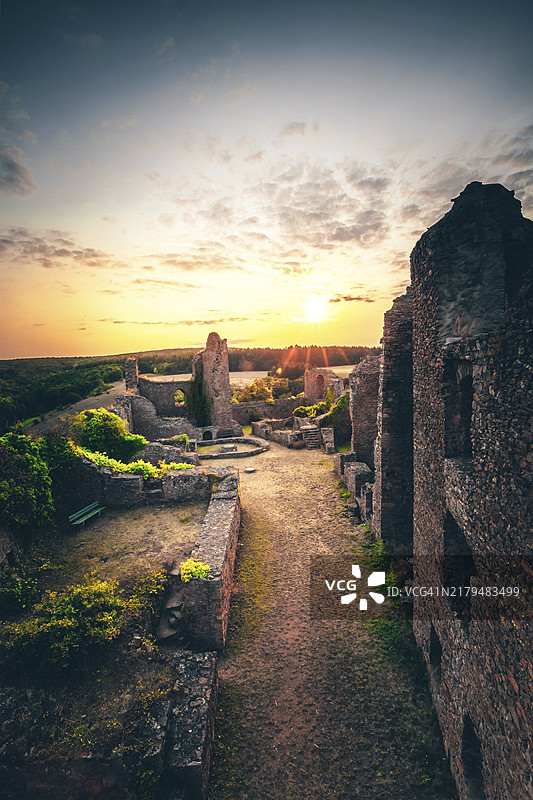 德国欧洲日落时分的城堡遗址图片素材
