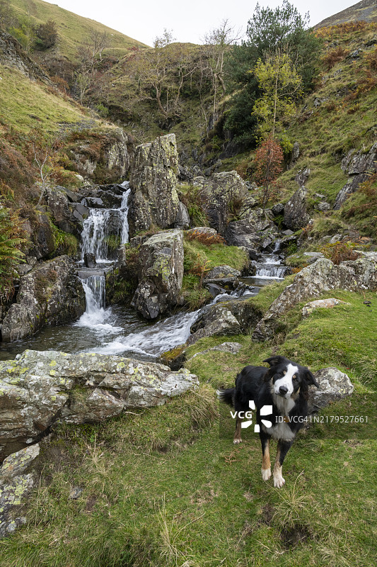 考特利瀑布下的瀑布，位于英国塞德伯格图片素材