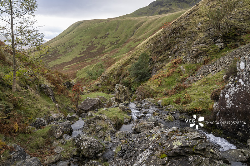 考特利瀑布下的瀑布，位于英国塞德伯格图片素材