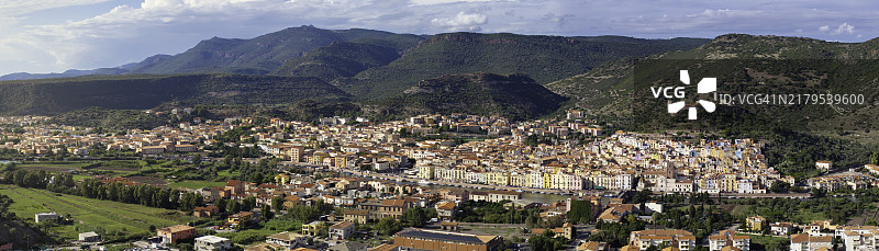 撒丁岛博萨及周边景观全景图图片素材