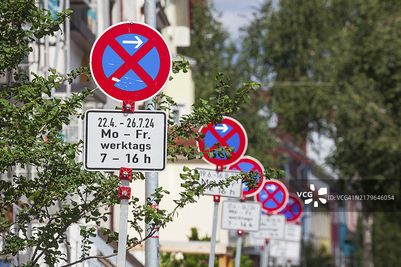 禁止停车交通标志，德国，欧洲图片素材