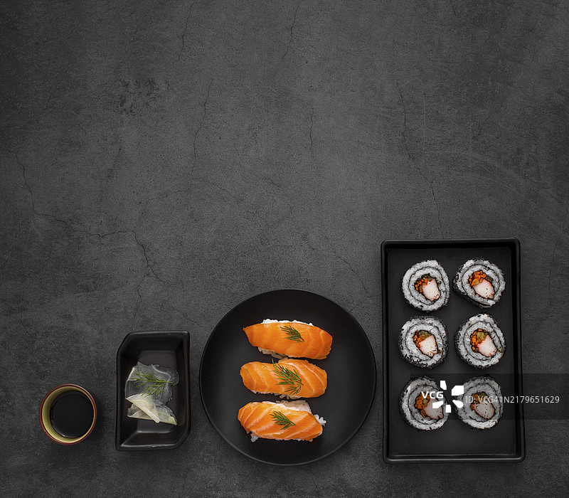 寿司拼盘平铺照片图片素材