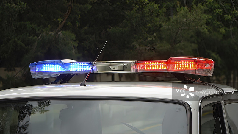 警车闪光灯特写图片素材