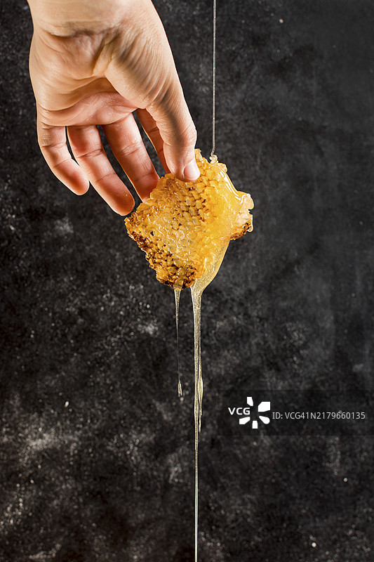 手持蜂巢3图片素材