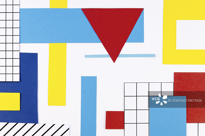 扁平风格彩色纸三角形图片素材