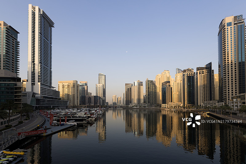 迪拜商业中心与海洋图片素材