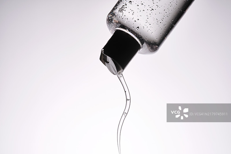 化妆品爽肤水质地展示图片素材