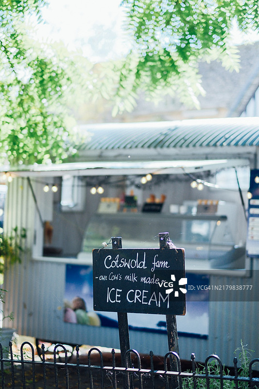 科茨沃尔德农场冰淇淋：奶油般的美味图片素材