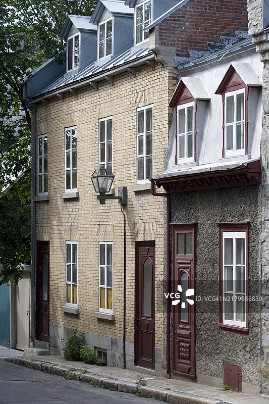 魁北克老城区的典型街道图片素材