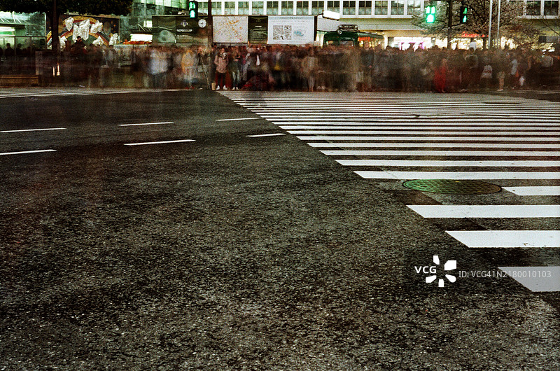 东京涩谷夜间长曝光图片素材