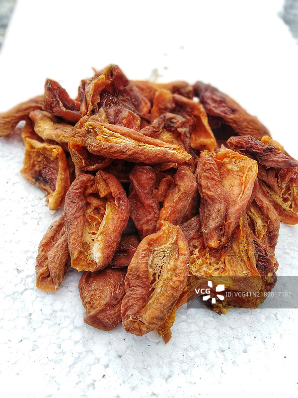 干杏果照片，背景为白色。图片素材