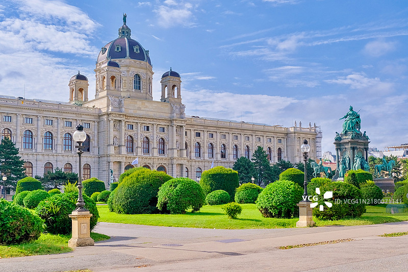 奥地利维也纳玛丽亚·特蕾西亚广场美术馆外景图片素材