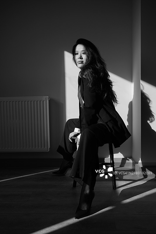 时尚女性另类肖像图片素材