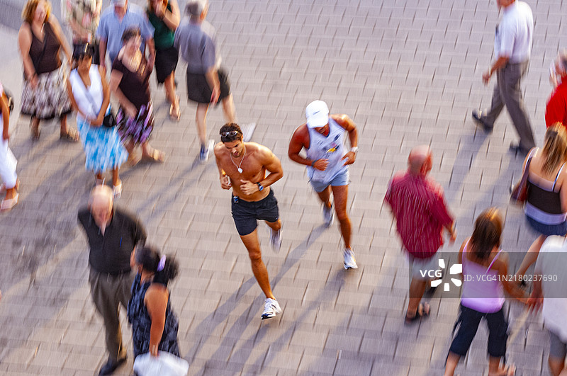 蒙特利尔，人们在跑步图片素材