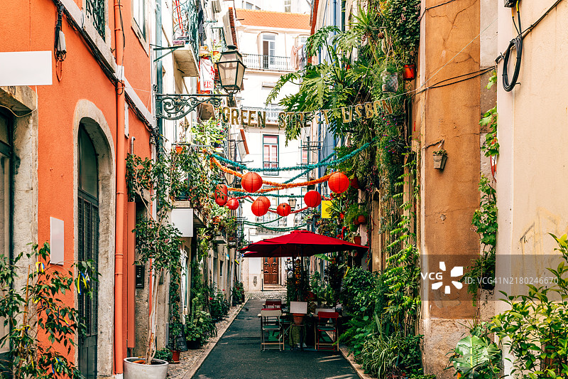 葡萄牙里斯本圣卡塔琳娜区绿植街道图片素材