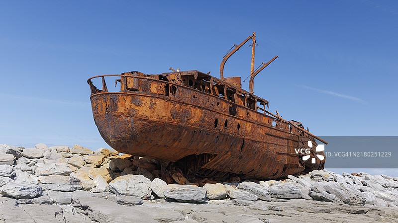 爱尔兰的生锈沉船图片素材