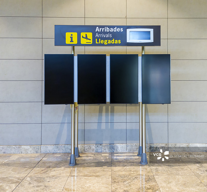 机场故障导致航班到达信息面板关闭图片素材