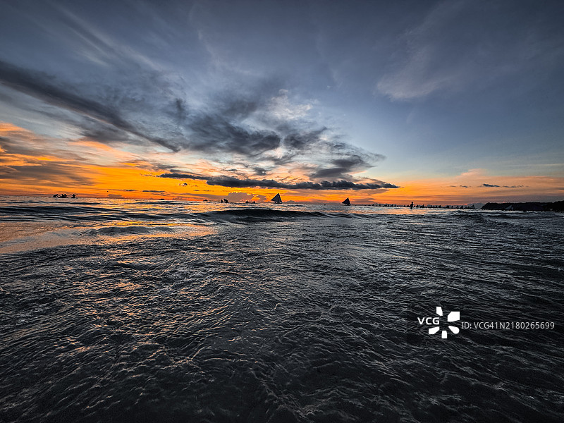 日落时分，海洋与天空的美丽景色，马来，阿克兰，菲律宾图片素材