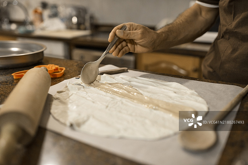 准备自制的花生酱可丽饼图片素材