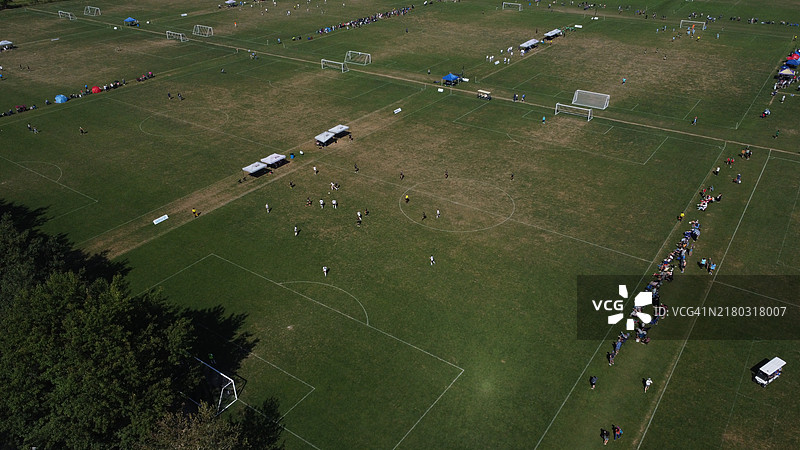 足球场的高角度视图，萨马米什河小径，美国图片素材