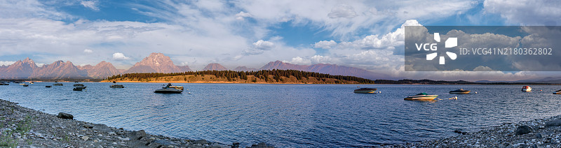 雄伟的提顿山脉图片素材