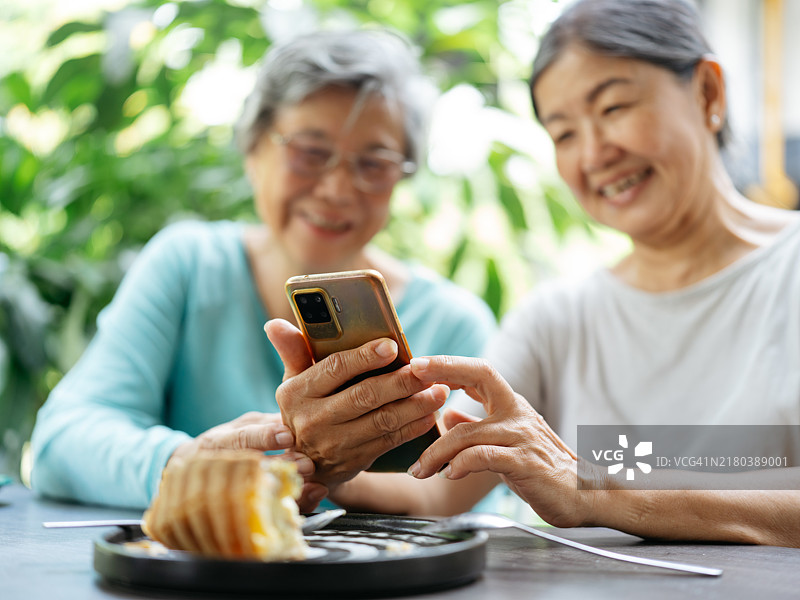 充满欢笑的一生图片素材