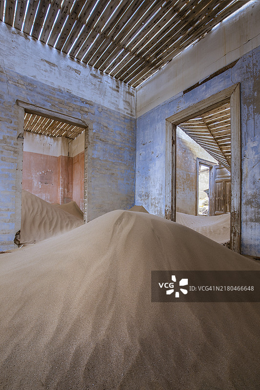 非洲纳米比亚的科尔曼斯科普废弃钻石矿镇图片素材