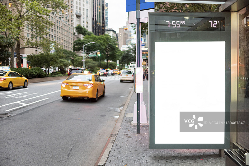 公交车站广告牌样机图片素材