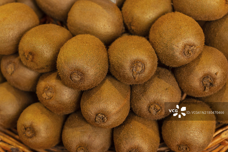 马德拉丰沙尔市农贸市场上的猕猴桃，葡萄牙图片素材