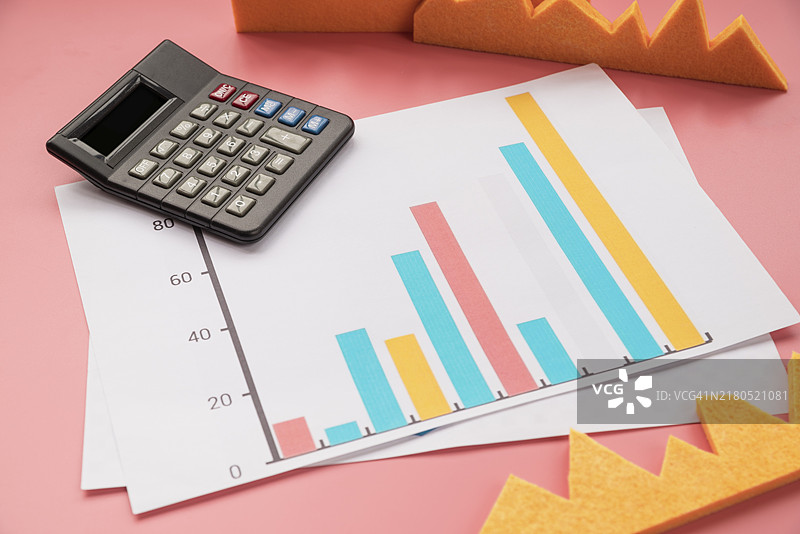 带计算器的统计图图片素材