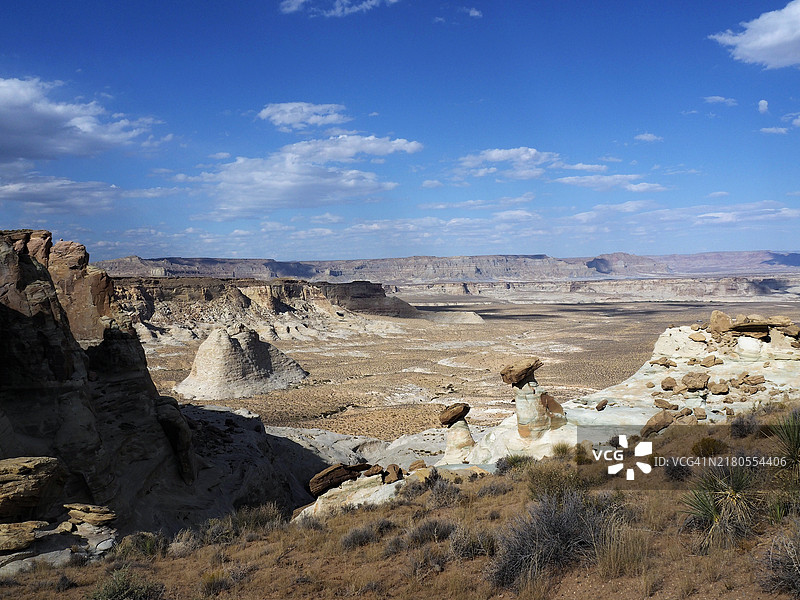 亚利桑那州-犹他州边界附近，格兰峡谷国家游乐区 stud horse point的岩柱图片素材