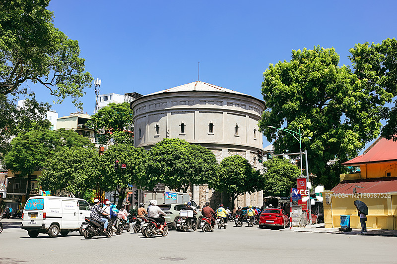 1894年建造的河内汉斗历史水塔图片素材