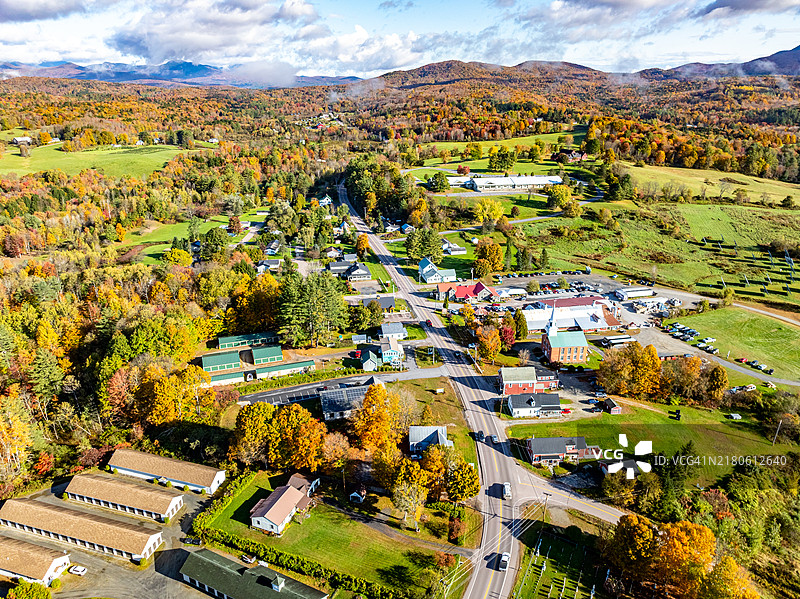 佛蒙特州斯托，沃特伯里中心100号公路图片素材