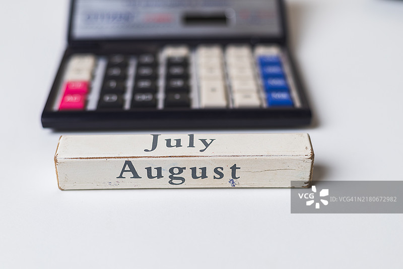 木块上的月份名称图片素材